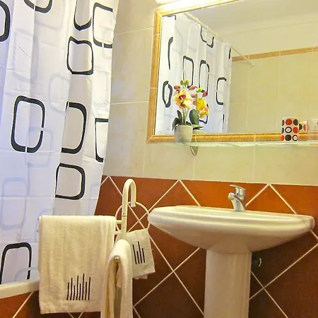 5 Bedroom Private Tenazinha Iii, Pool, Garden, Bbq Вілла Албуфейра