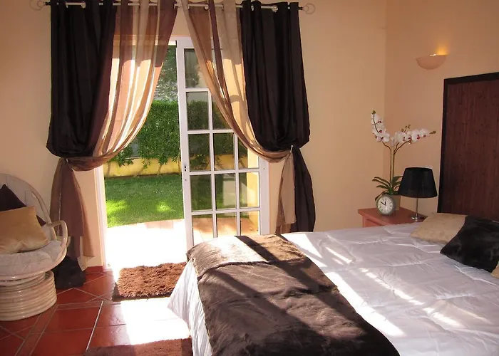 5 Bedroom Private Tenazinha Iii, Pool, Garden, Bbq Albufeira