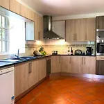 5 Bedroom Private Tenazinha Iii, Pool, Garden, Bbq