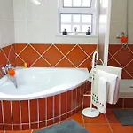 5 Bedroom Private Tenazinha Iii, Pool, Garden, Bbq
